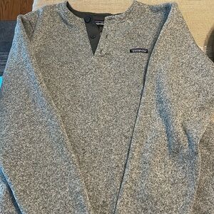 Worn once Patagonia men’s 3 button pullover